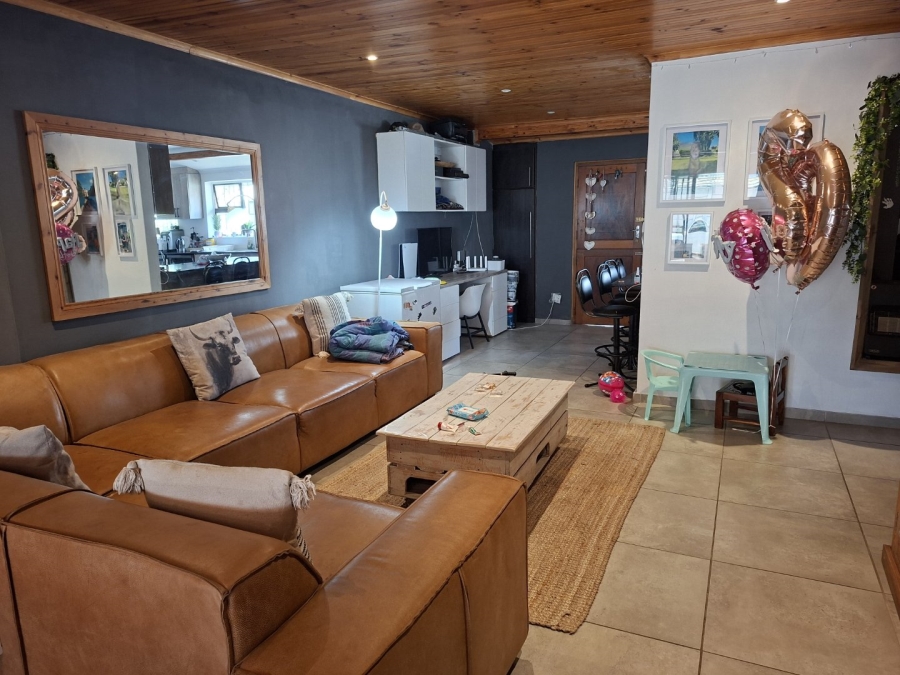 2 Bedroom Property for Sale in Groenvallei Western Cape